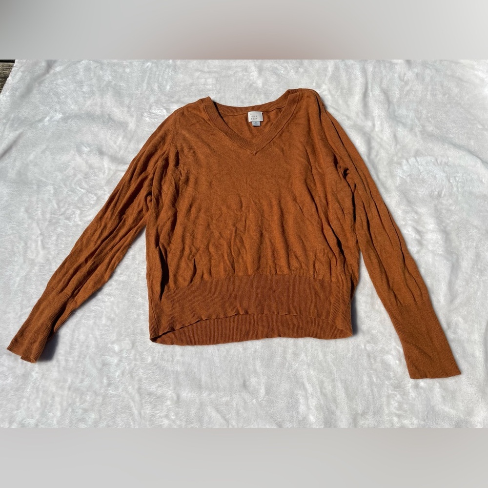 Light sweater top.